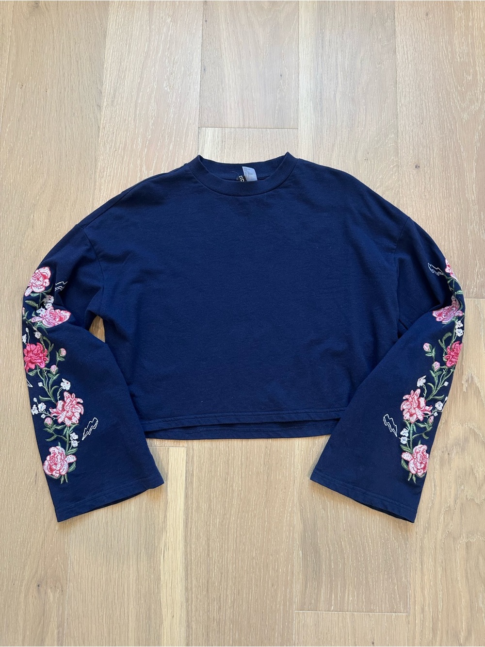Women’s Navy Floral Embroidered Bell Sleeve Top Small Boho Cottagecore Small
